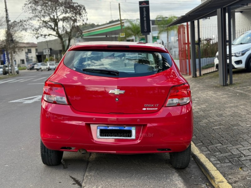 ONIX 1.0 LT 12V FLEX 4P MANUAL - 2016 - PAROBé