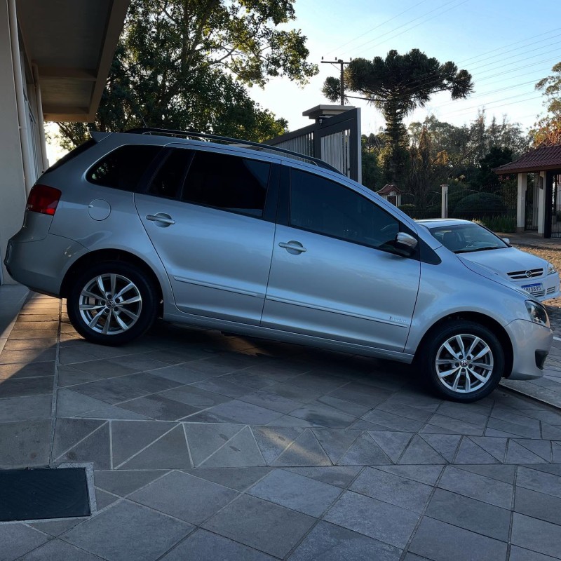 SPACEFOX 1.6 MI TREND 8V FLEX 4P MANUAL - 2013 - NOVA PETRóPOLIS