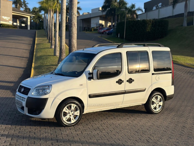 DOBLÓ 1.8 ELX 8V FLEX 4P MANUAL 7 LUGARES - 2015 - NOVO HAMBURGO