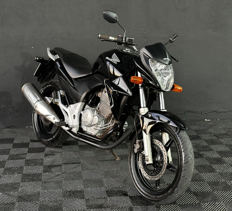 CB 300R ABS - 2015 - CAXIAS DO SUL
