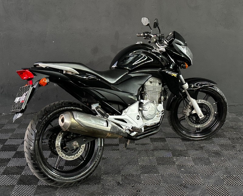 CB 300R ABS - 2015 - CAXIAS DO SUL