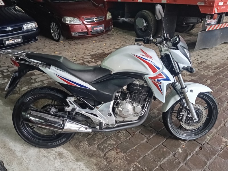 CB 300R ABS - 2015 - CAXIAS DO SUL