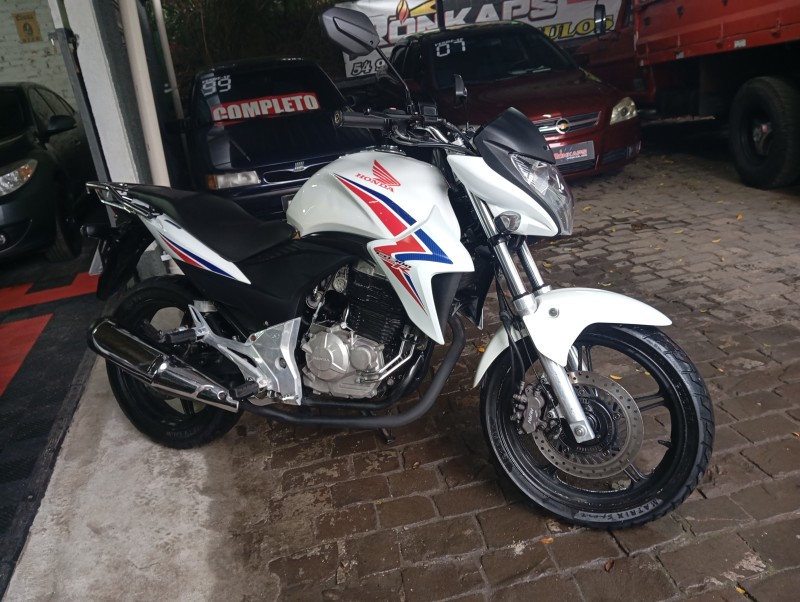 CB 300R ABS - 2015 - CAXIAS DO SUL