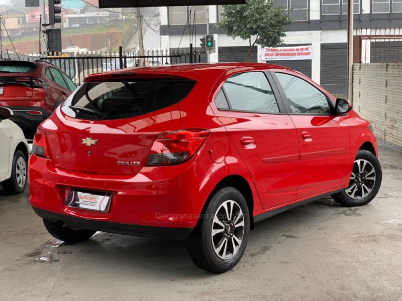 ONIX 1.4 MPFI LTZ 8V FLEX 4P MANUAL - 2015 - CAXIAS DO SUL