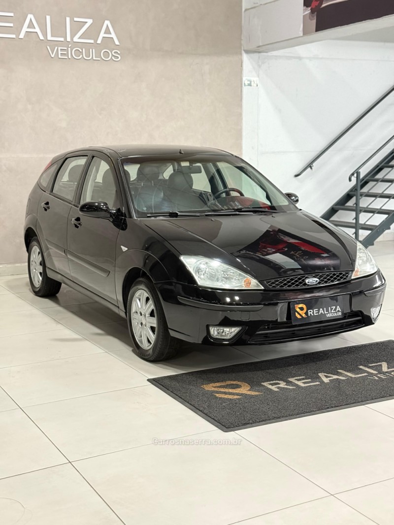 FOCUS 2.0 GLX 16V GASOLINA 4P AUTOMÁTICO - 2005 - SANTA CRUZ DO SUL