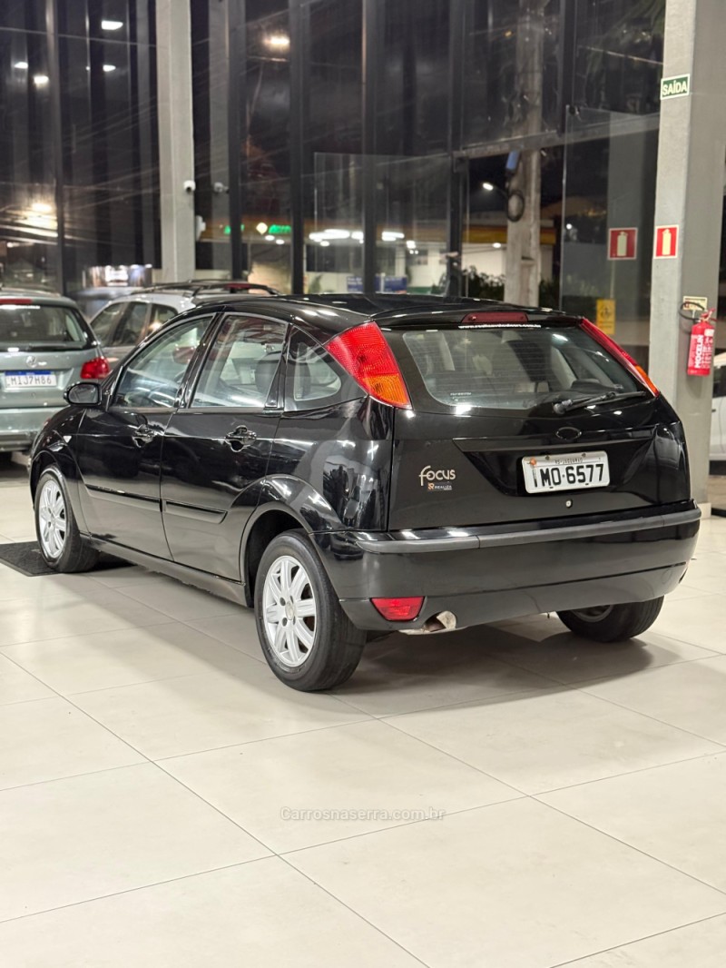 FOCUS 2.0 GLX 16V GASOLINA 4P AUTOMÁTICO - 2005 - SANTA CRUZ DO SUL