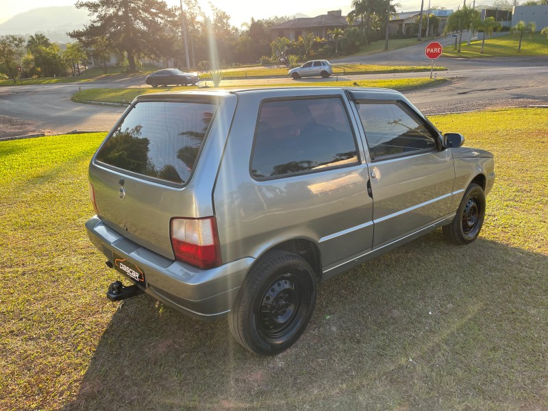 UNO 1.0 MPI MILLE FIRE ECONOMY 8V FLEX 2P MANUAL - 2006 - BOM PRINCíPIO