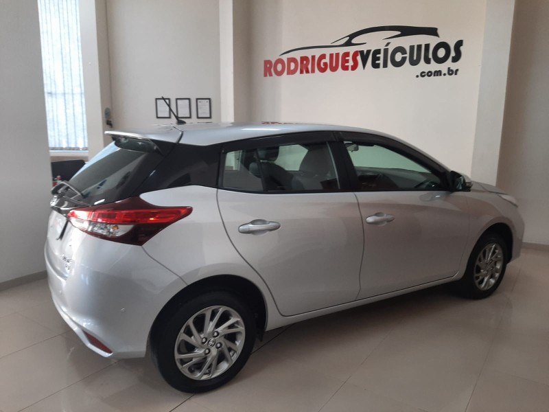 YARIS 1.5 XS 16V FLEX 4P AUTOMÁTICO - 2024 - CAXIAS DO SUL