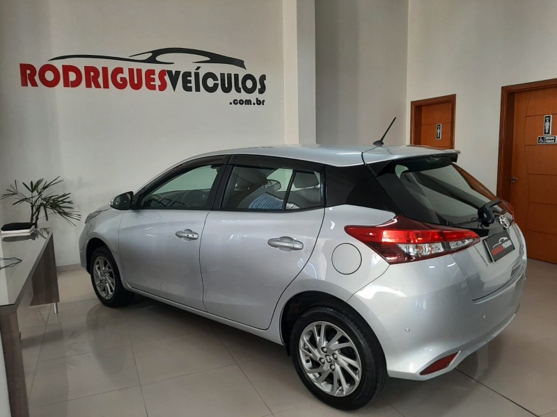 YARIS 1.5 XS 16V FLEX 4P AUTOMÁTICO - 2024 - CAXIAS DO SUL
