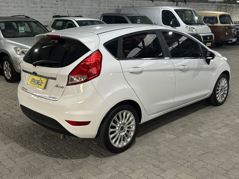 FIESTA 1.6 TITANIUM HATCH 16V FLEX 4P AUTOMÁTICO - 2017 - CAXIAS DO SUL