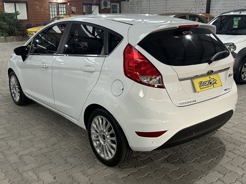 FIESTA 1.6 TITANIUM HATCH 16V FLEX 4P AUTOMÁTICO - 2017 - CAXIAS DO SUL