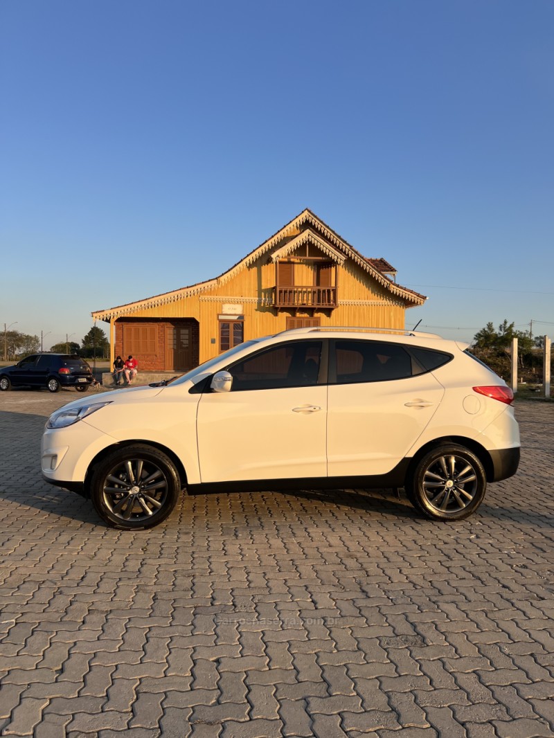 IX35 2.0 MPFI GLS 4X2 16V GASOLINA 4P AUTOMÁTICO - 2015 - ANTôNIO PRADO