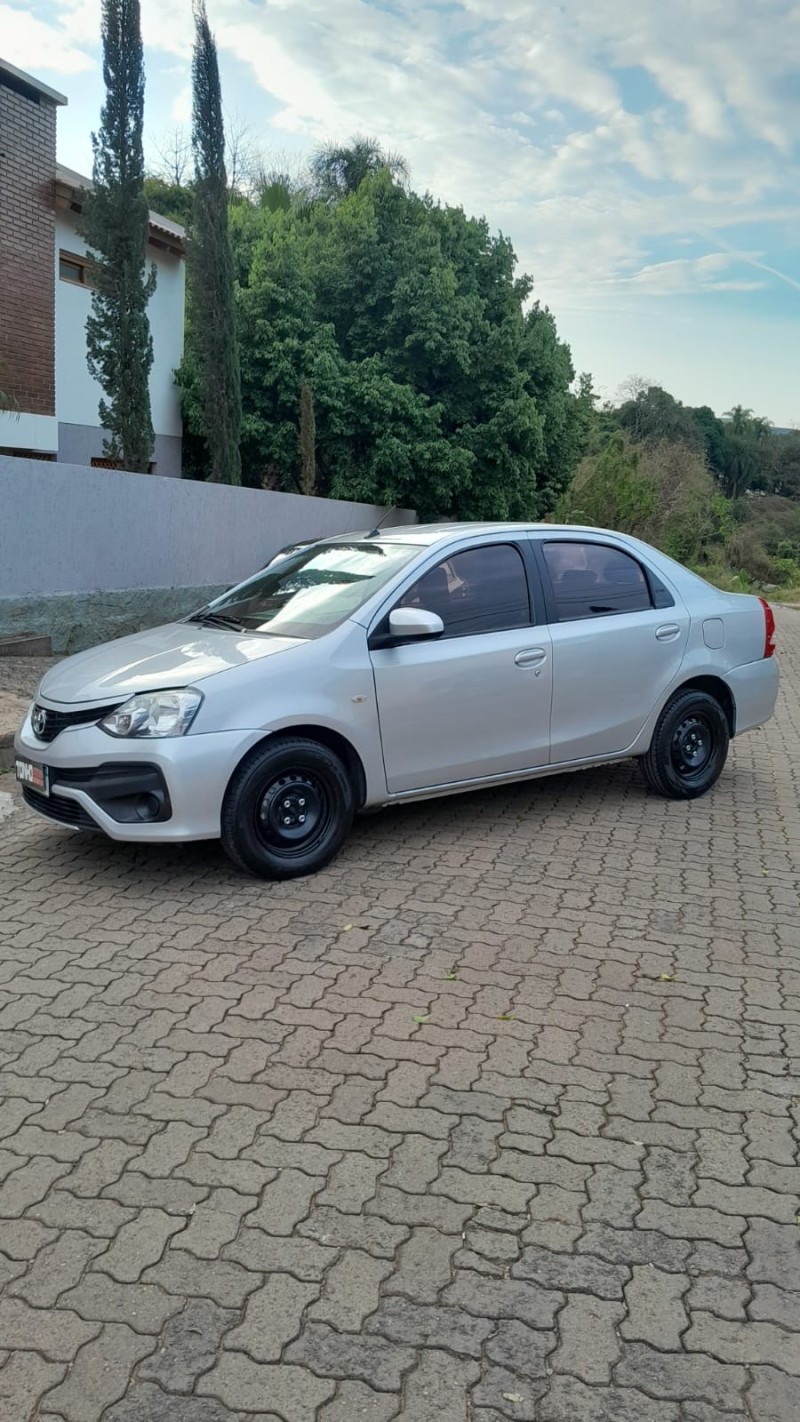ETIOS 1.5 XS 16V FLEX 4P MANUAL - 2018 - ESTRELA
