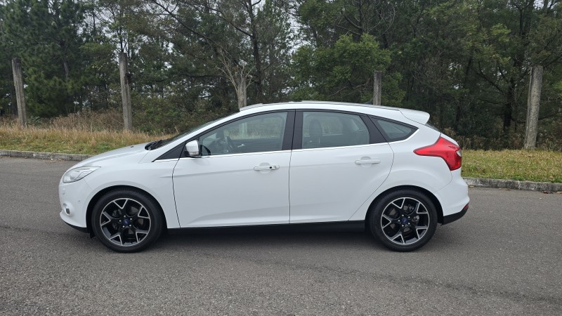 FOCUS 2.0 TITANIUM PLUS 16V FLEX 4P AUTOMÁTICO - 2015 - BENTO GONçALVES