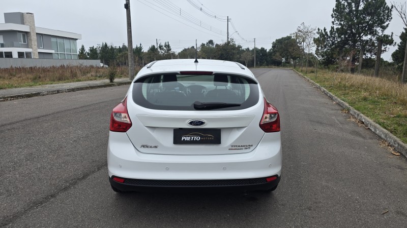 FOCUS 2.0 TITANIUM PLUS 16V FLEX 4P AUTOMÁTICO - 2015 - BENTO GONçALVES