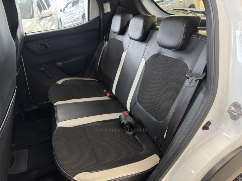 KWID 1.0 12V SCE FLEX INTENSE MANUAL - 2019 - FLORES DA CUNHA
