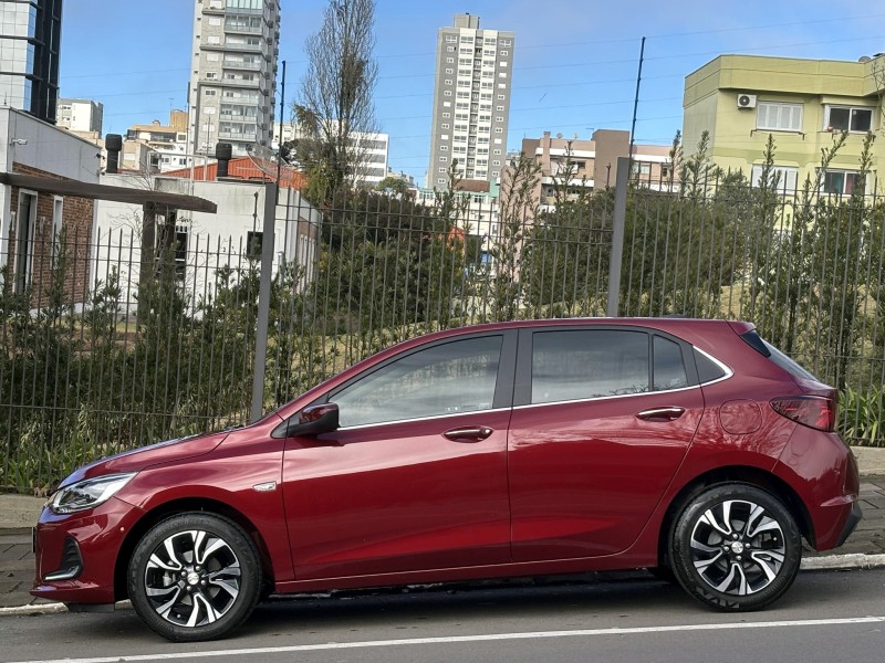 ONIX 1.0 PREMIER II 12V TURBO FLEX 4P AUTOMÁTICO - 2025 - FARROUPILHA