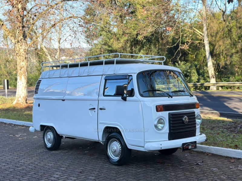 KOMBI 1.4 MI FURGÃO 8V FLEX 3P MANUAL - 2014 - DOIS IRMãOS