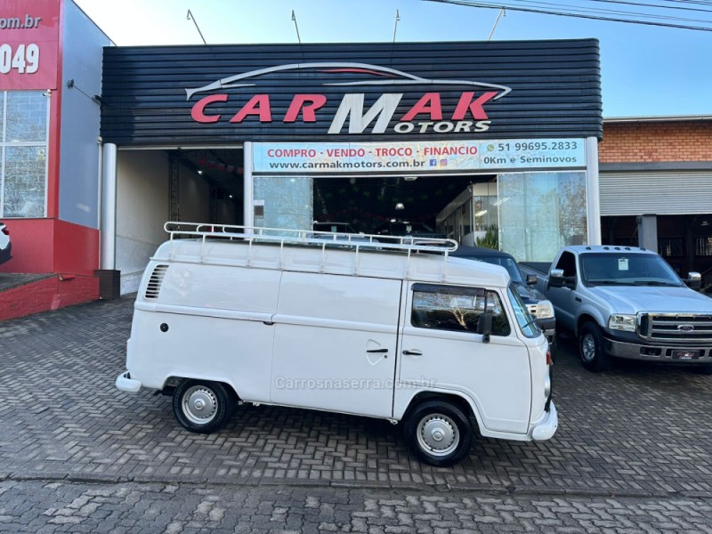 KOMBI 1.4 MI FURGÃO 8V FLEX 3P MANUAL - 2014 - DOIS IRMãOS