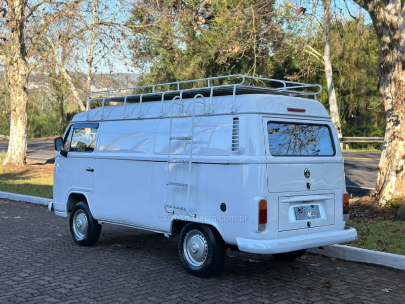 KOMBI 1.4 MI FURGÃO 8V FLEX 3P MANUAL - 2014 - DOIS IRMãOS