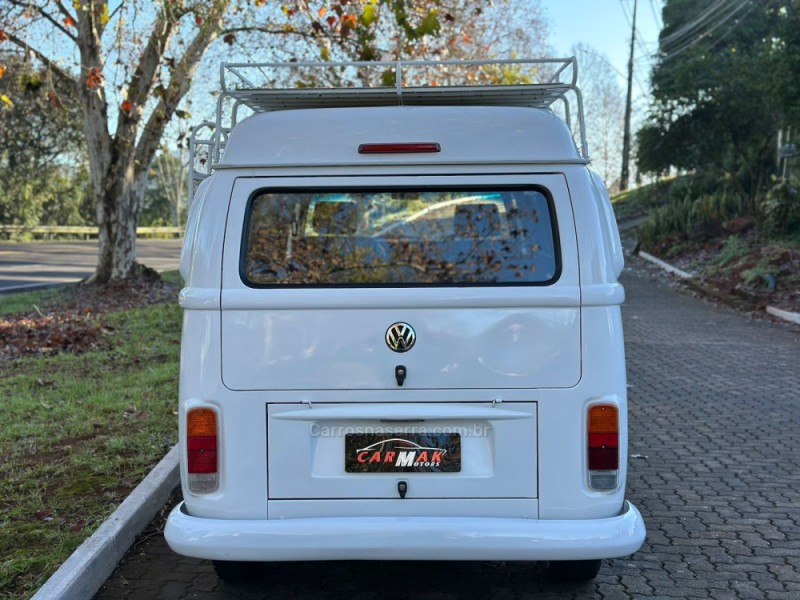 KOMBI 1.4 MI FURGÃO 8V FLEX 3P MANUAL - 2014 - DOIS IRMãOS