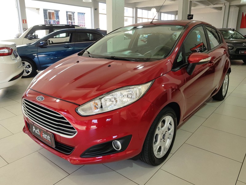fiesta 1.6 se hatch 16v flex 4p manual 2015 caxias do sul