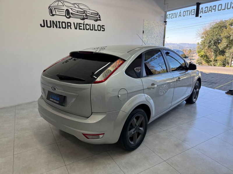 FOCUS 1.6 GLX 16V FLEX 4P MANUAL - 2011 - BENTO GONçALVES