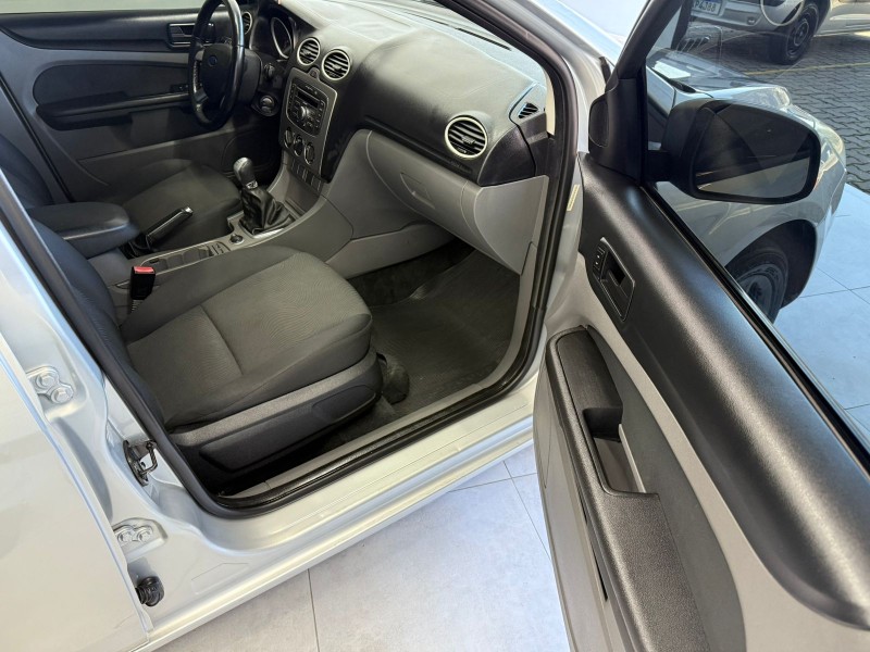 FOCUS 1.6 GLX 16V FLEX 4P MANUAL - 2011 - BENTO GONçALVES