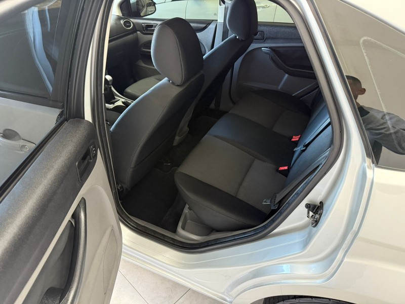 FOCUS 1.6 GLX 16V FLEX 4P MANUAL - 2011 - BENTO GONçALVES