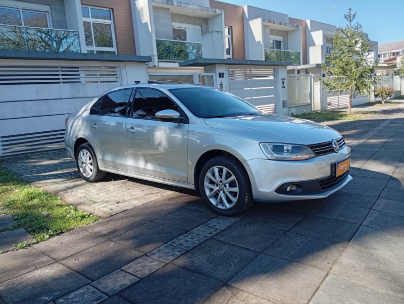 JETTA 2.0 COMFORTLINE FLEX 4P TIPTRONIC - 2013 - FARROUPILHA