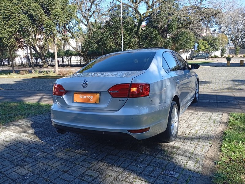 JETTA 2.0 COMFORTLINE FLEX 4P TIPTRONIC - 2013 - FARROUPILHA