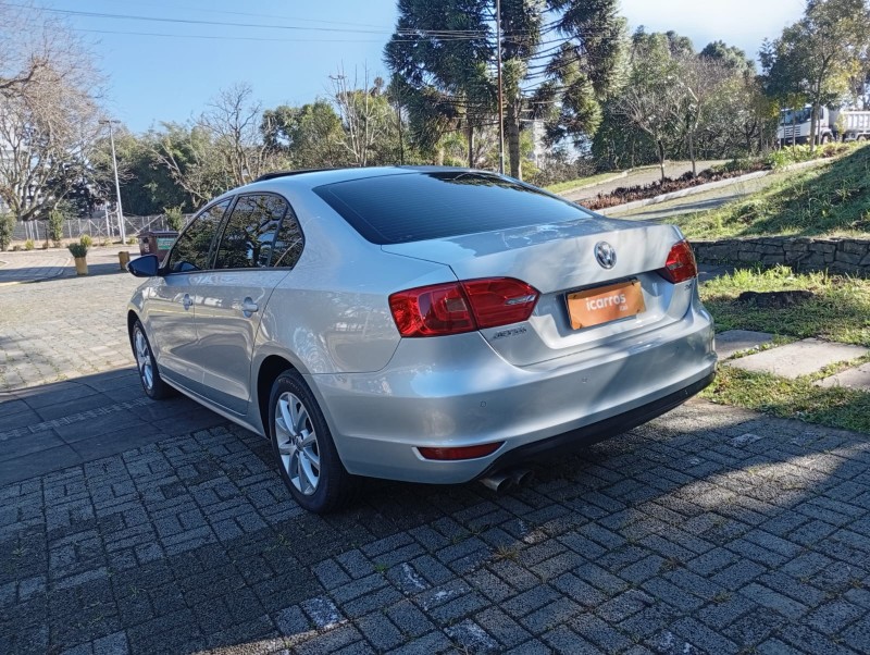 JETTA 2.0 COMFORTLINE FLEX 4P TIPTRONIC - 2013 - FARROUPILHA