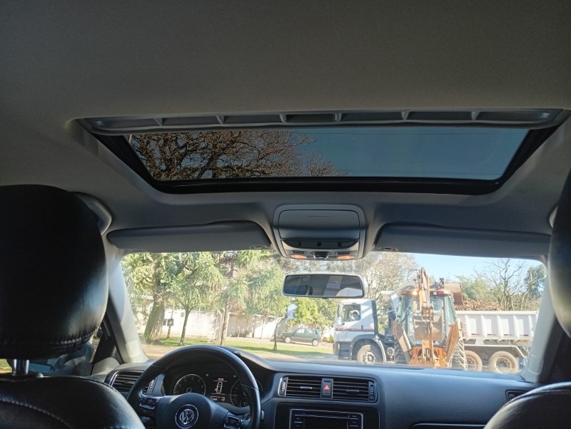 JETTA 2.0 COMFORTLINE FLEX 4P TIPTRONIC - 2013 - FARROUPILHA