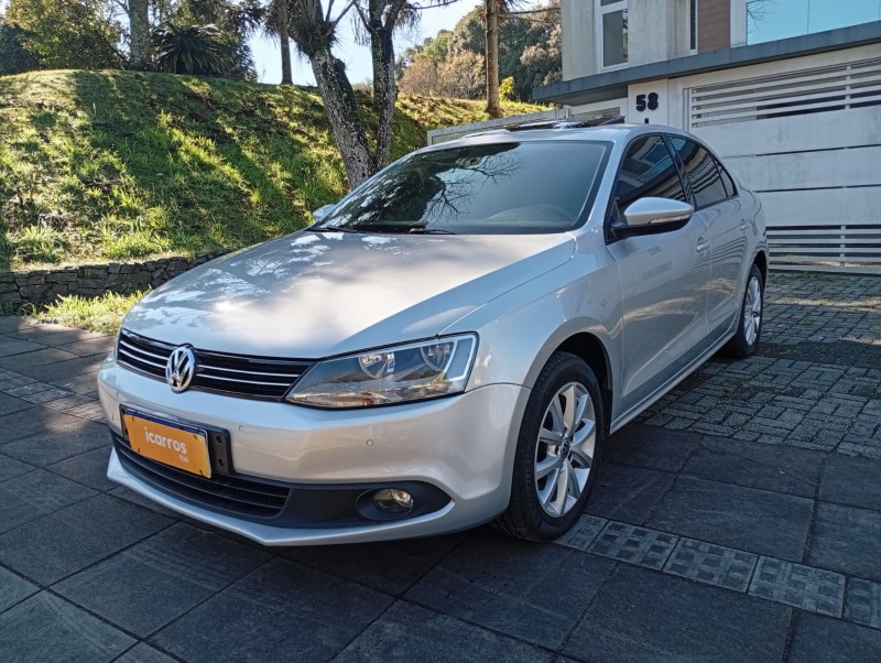 JETTA 2.0 COMFORTLINE FLEX 4P TIPTRONIC - 2013 - FARROUPILHA