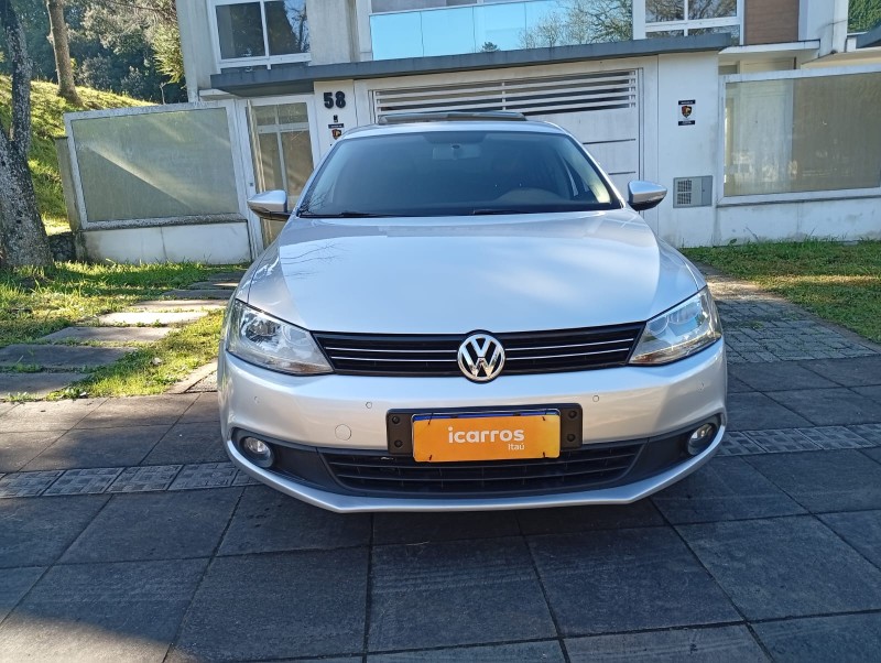 JETTA 2.0 COMFORTLINE FLEX 4P TIPTRONIC - 2013 - FARROUPILHA