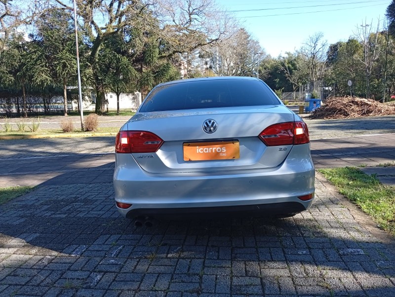 JETTA 2.0 COMFORTLINE FLEX 4P TIPTRONIC - 2013 - FARROUPILHA