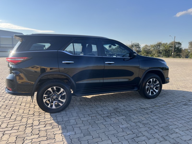 HILUX SW4 2.8 4X4 SRX PLATINUM TURBO DIESEL 4P AUTOMÁTICO - 2025 - ANTôNIO PRADO
