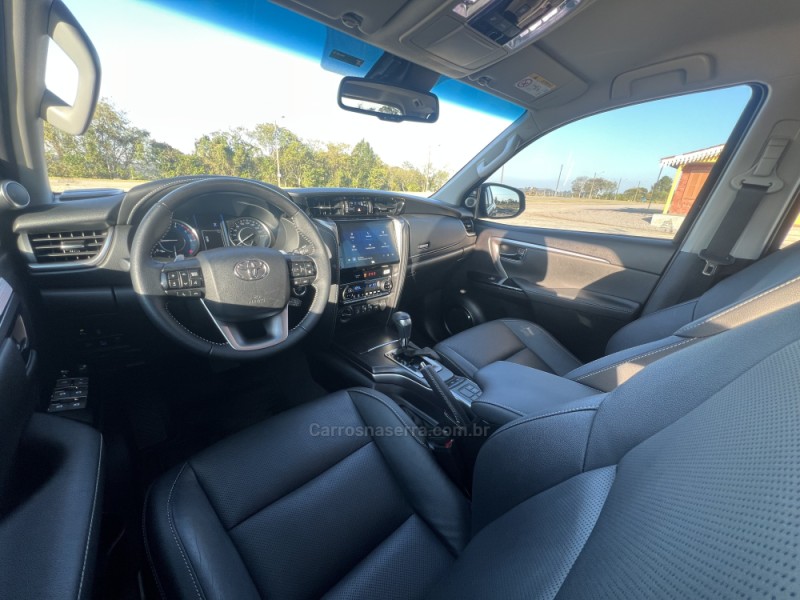 HILUX SW4 2.8 4X4 SRX PLATINUM TURBO DIESEL 4P AUTOMÁTICO - 2025 - ANTôNIO PRADO