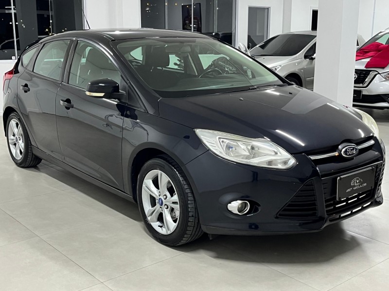 FOCUS 1.6 SE PLUS 16V FLEX 4P MANUAL - 2014 - BENTO GONçALVES