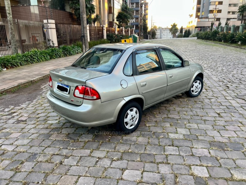 CLASSIC 1.0 MPFI LS 8V FLEX 4P MANUAL - 2011 - CAXIAS DO SUL
