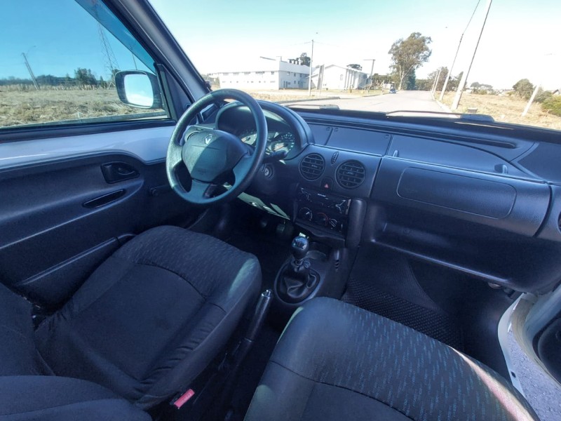 KANGOO 1.6 EXPRESSION 16V FLEX 4P MANUAL - 2016 - FARROUPILHA