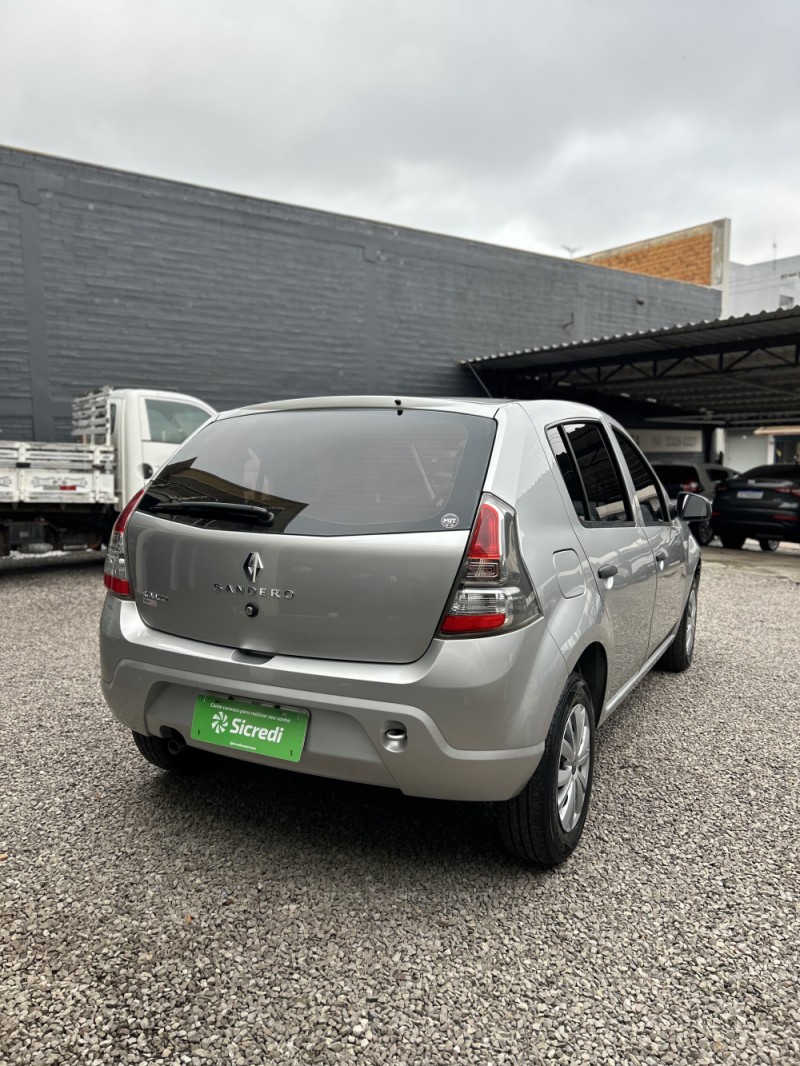 SANDERO 1.0 AUTHENTIQUE 8V FLEX 4P MANUAL - 2014 - CARAZINHO