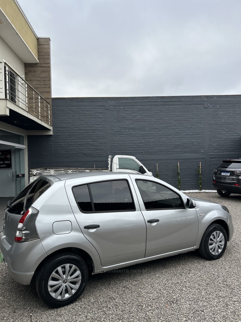 SANDERO 1.0 AUTHENTIQUE 8V FLEX 4P MANUAL - 2014 - CARAZINHO