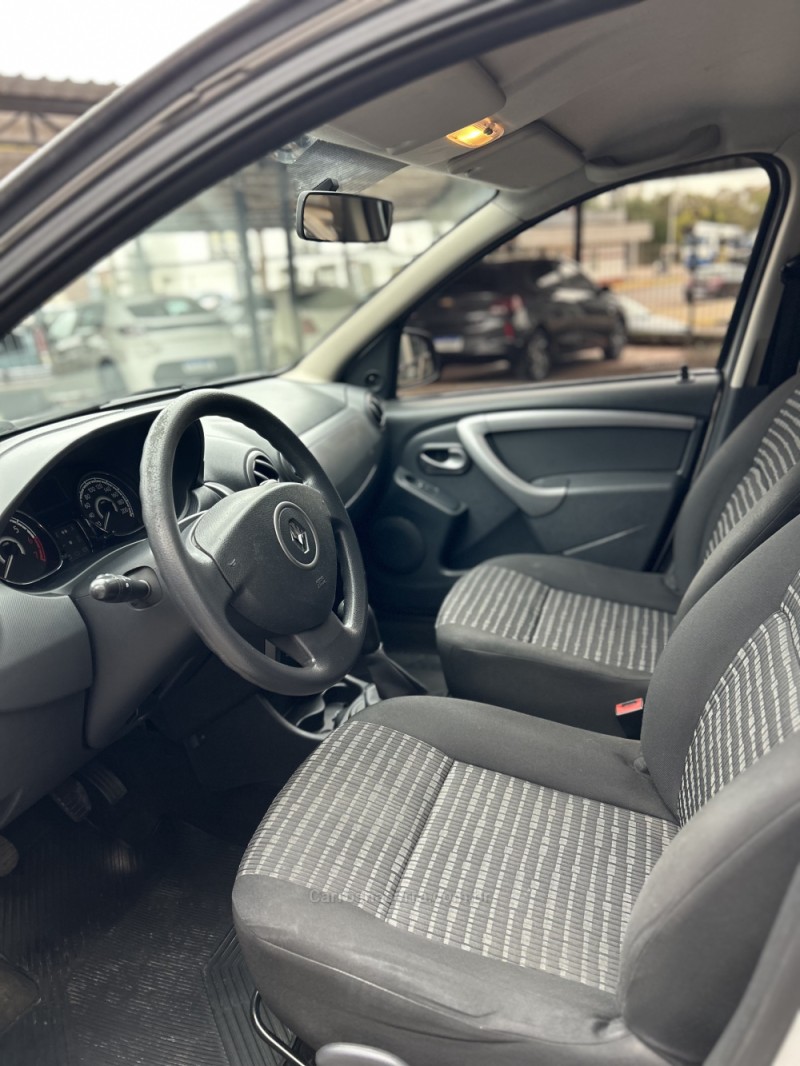 SANDERO 1.0 AUTHENTIQUE 8V FLEX 4P MANUAL - 2014 - CARAZINHO