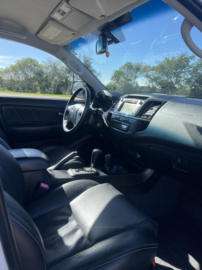 HILUX SW4 3.0 SRV 4X4 7 LUGARES 16V TURBO INTERCOOLER DIESEL 4P AUTOMÁTICO - 2015 - ANTôNIO PRADO