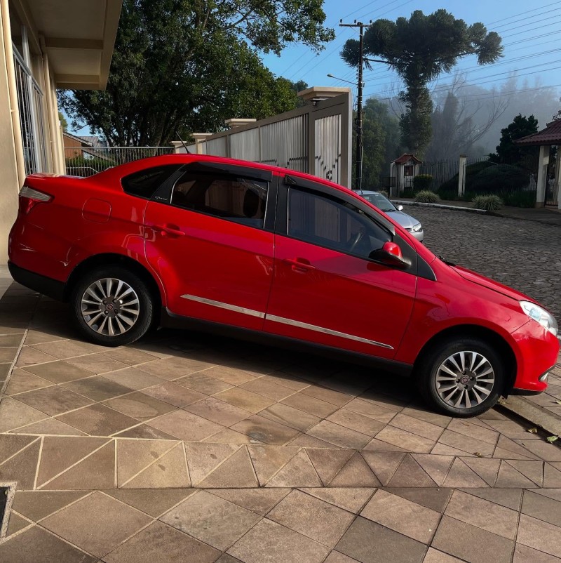 GRAND SIENA 1.4 MPI ATTRACTIVE 8V FLEX 4P MANUAL - 2016 - NOVA PETRóPOLIS