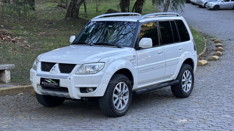 PAJERO TR4 2.0 4X4 16V 140CV FLEX 4P AUTOMÁTICO - 2010 - CAXIAS DO SUL