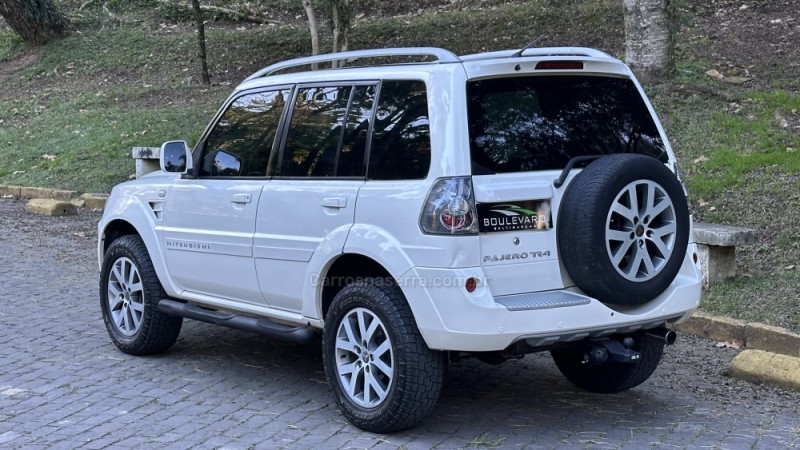 PAJERO TR4 2.0 4X4 16V 140CV FLEX 4P AUTOMÁTICO - 2010 - CAXIAS DO SUL
