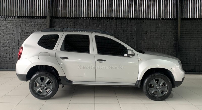 DUSTER 1.6 EXPRESSION 4X2 16V FLEX 4P MANUAL - 2016 - CAXIAS DO SUL