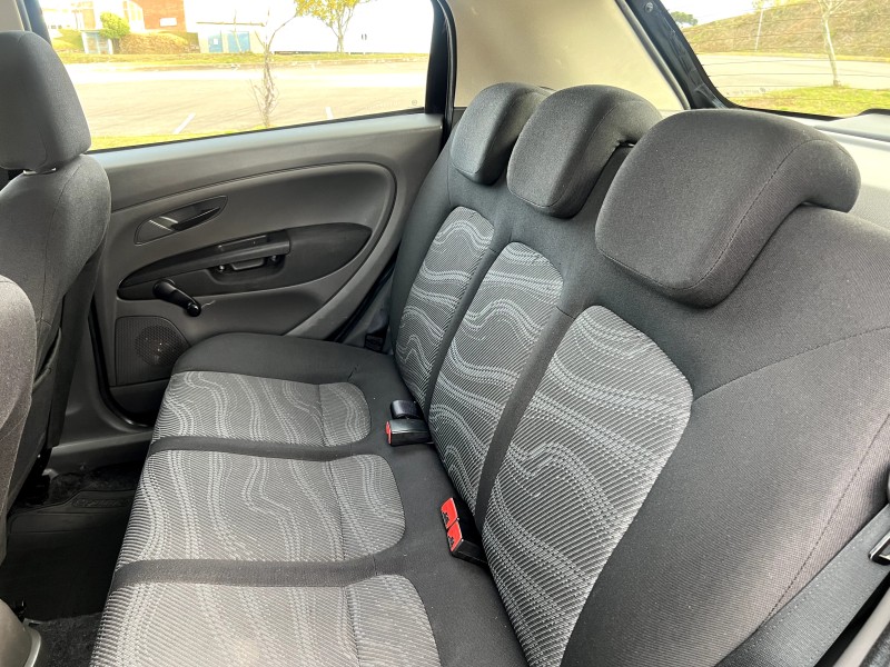 PUNTO 1.4 ATTRACTIVE 8V FLEX 4P MANUAL - 2011 - BENTO GONçALVES